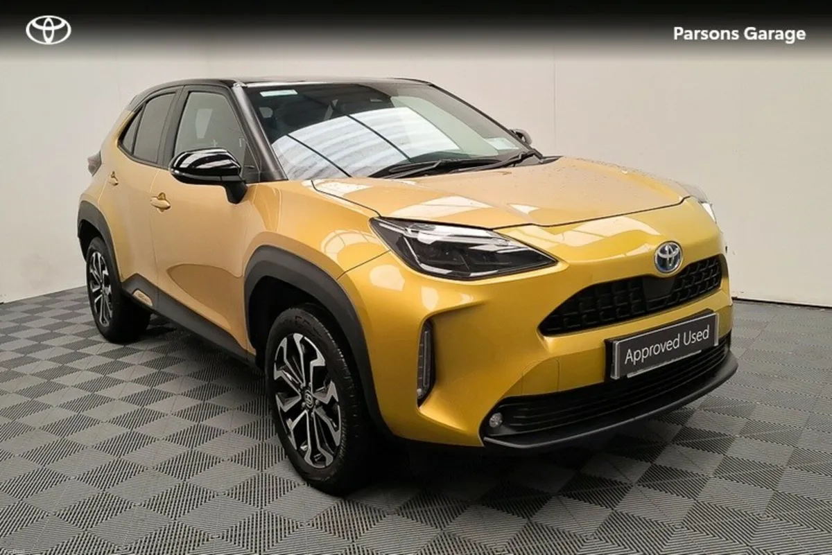 Toyota Yaris Cross CROSS LUNA SPORT 4DR AUTO - Image 1