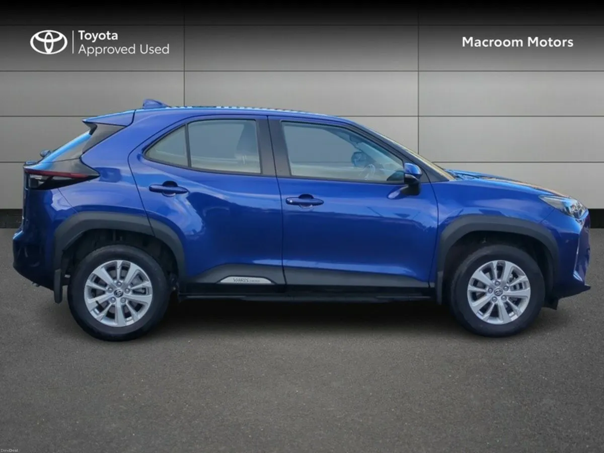 Toyota Yaris Cross YARIS CROSS LUNA - Image 3