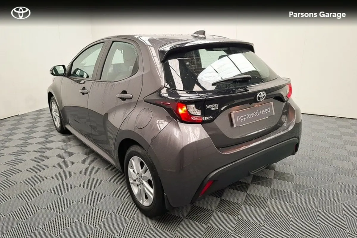 Toyota Yaris 1.5 LUNA 4DR - Image 2