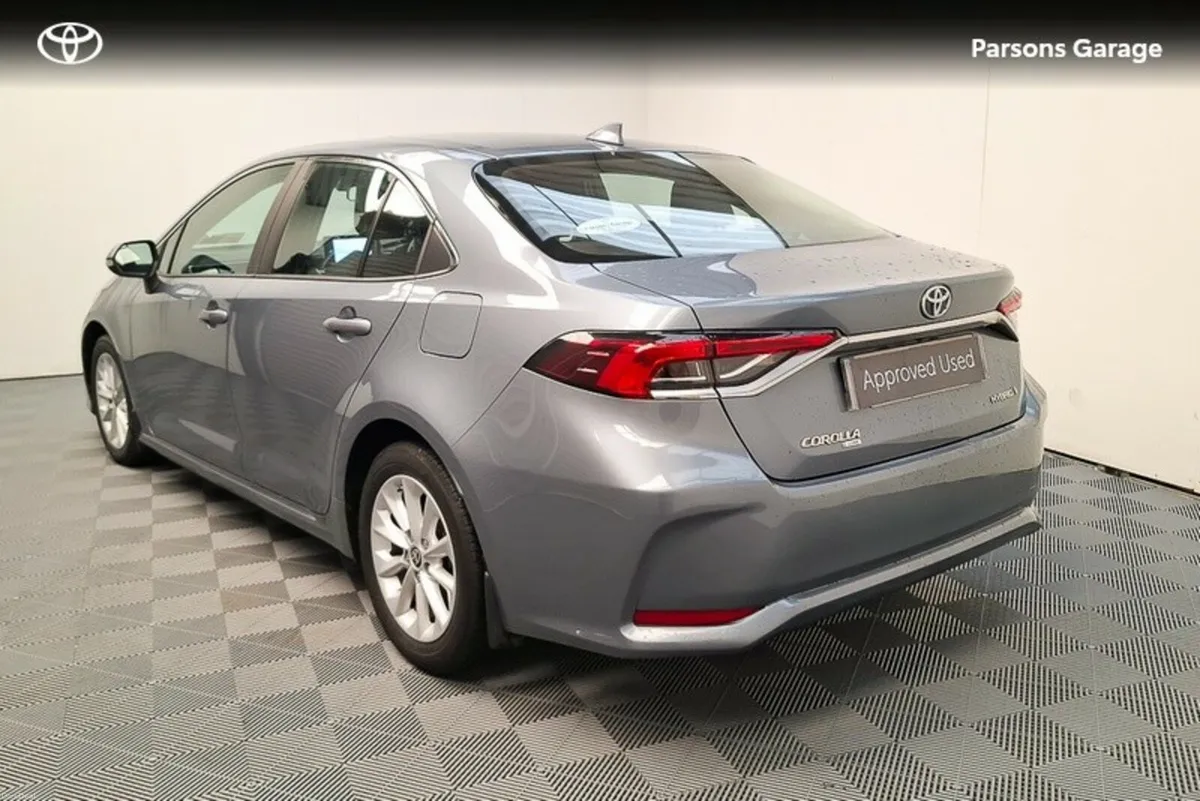 Toyota Corolla COROLLA HYBRID LUNA - Image 2