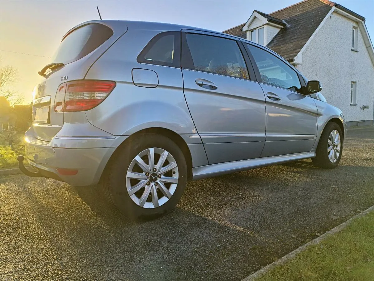 Mercedes B180 Diesel 2011 Manual - Image 4
