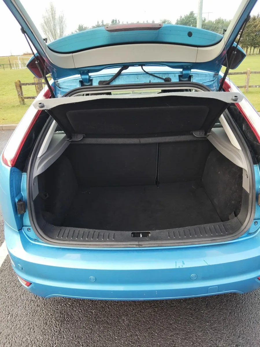 Ford Focus 2010 - Image 4