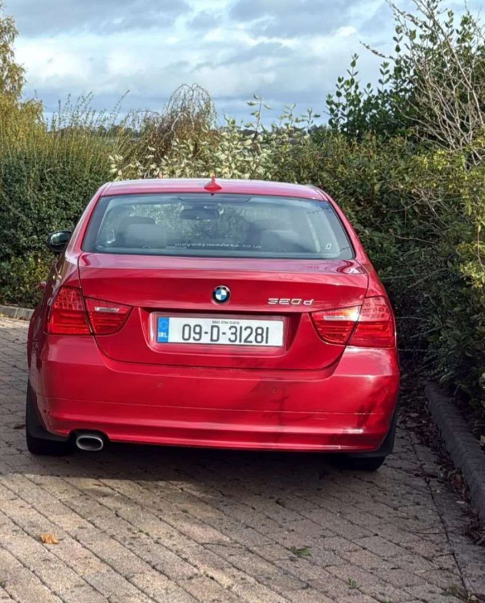 BMW 3-Series 2009 - Image 1