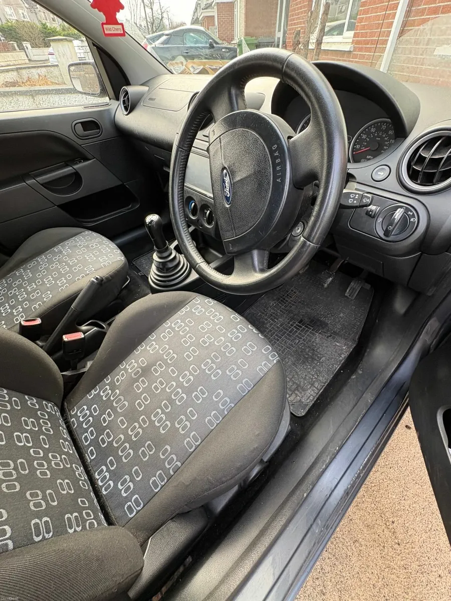 Ford Fiesta 2004 - Image 3