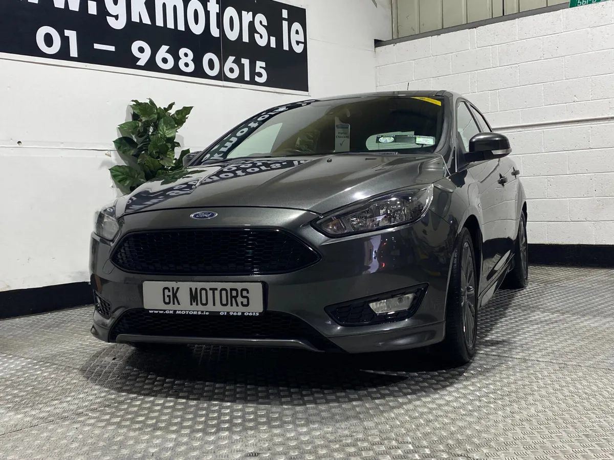 Ford Focus 2016//ST LINE//LOW MILEAGE/// - Image 4