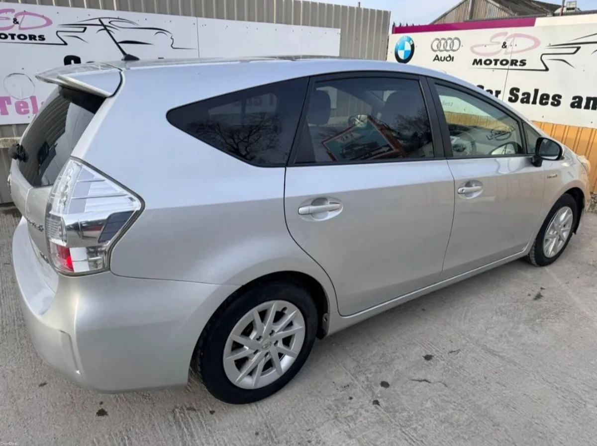 Toyota Prius+, 7 seats - Image 4