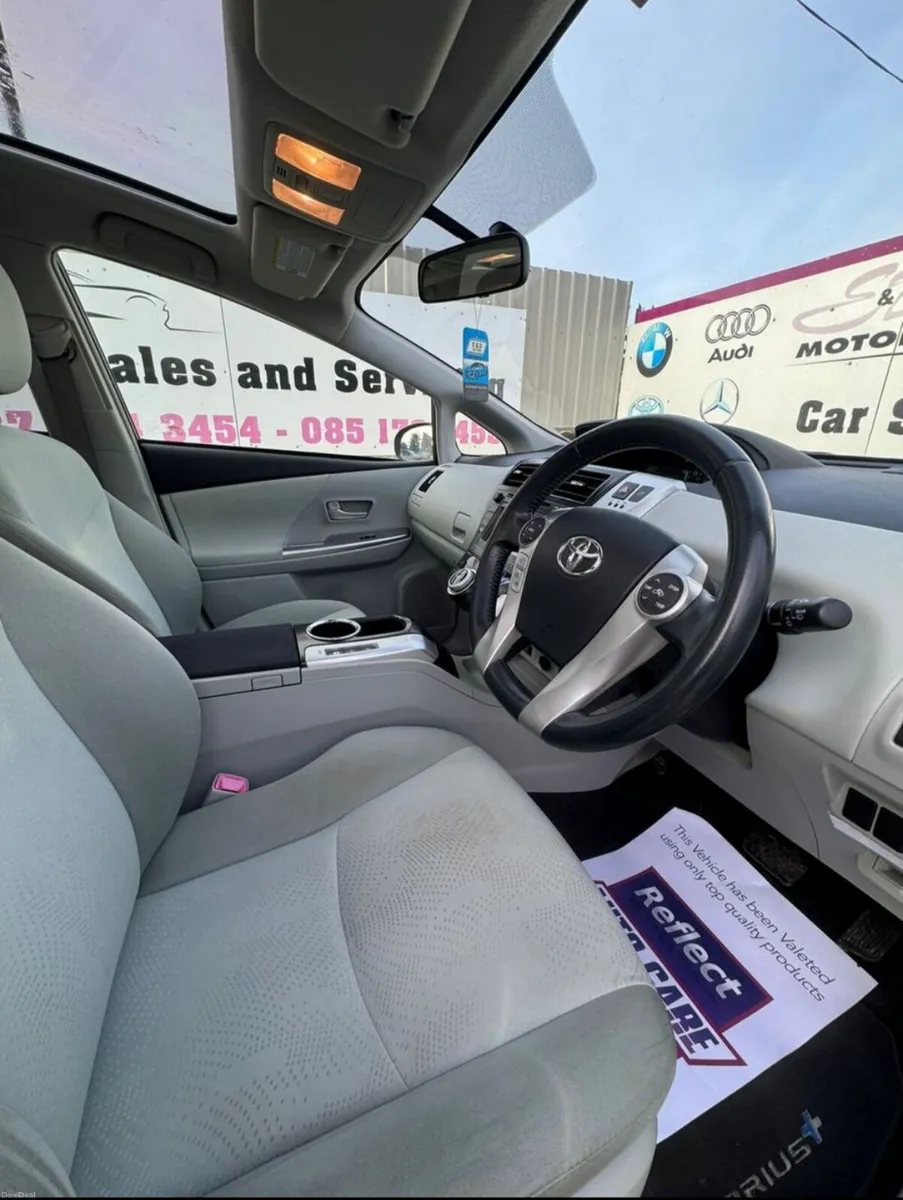 Toyota Prius+, 7 seats - Image 3