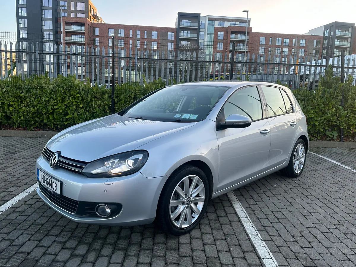Volkswagen Golf Highline DSG AUTO - Image 2