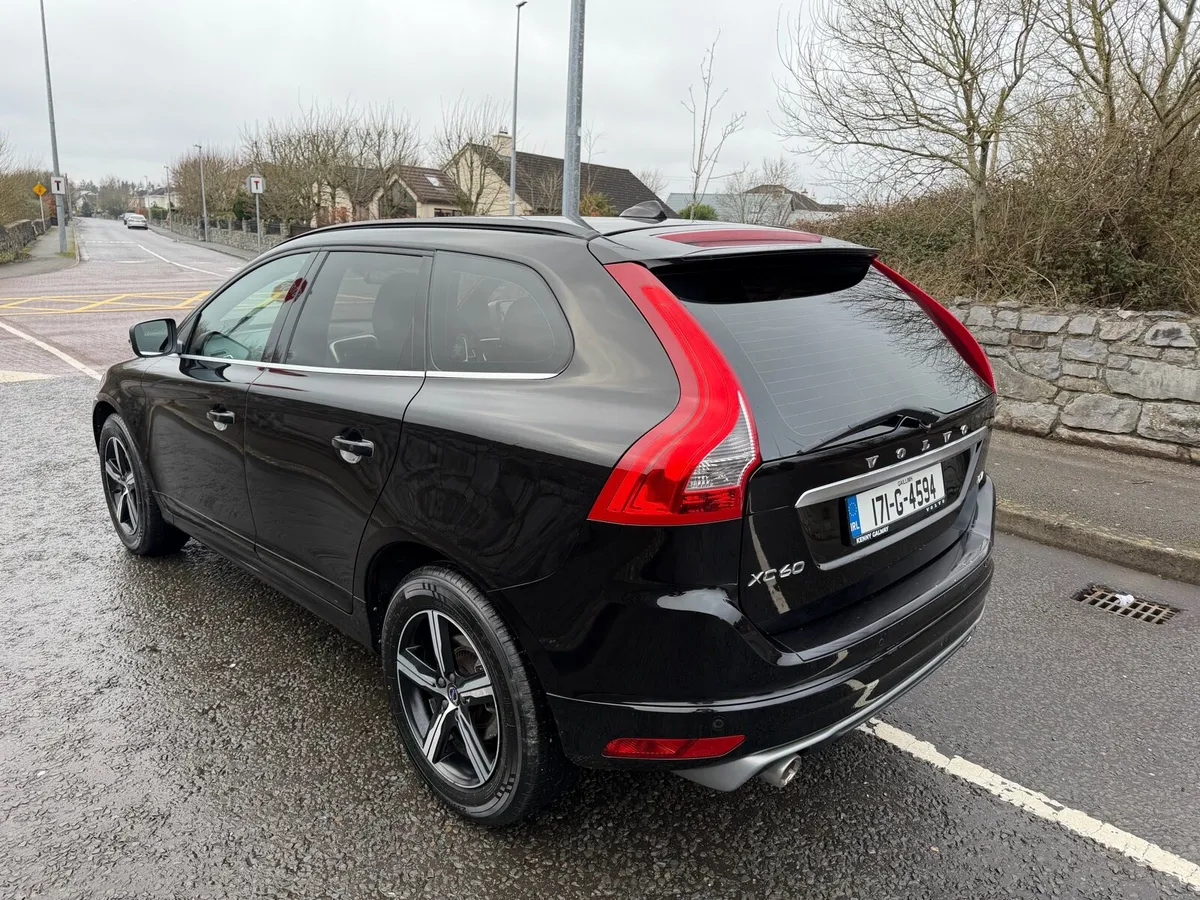 171 Volvo xc60 R-Design Automatic - Image 2