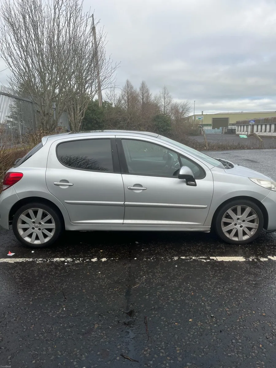 Peugeot 207 2012 1.6L HDI allure - Image 2