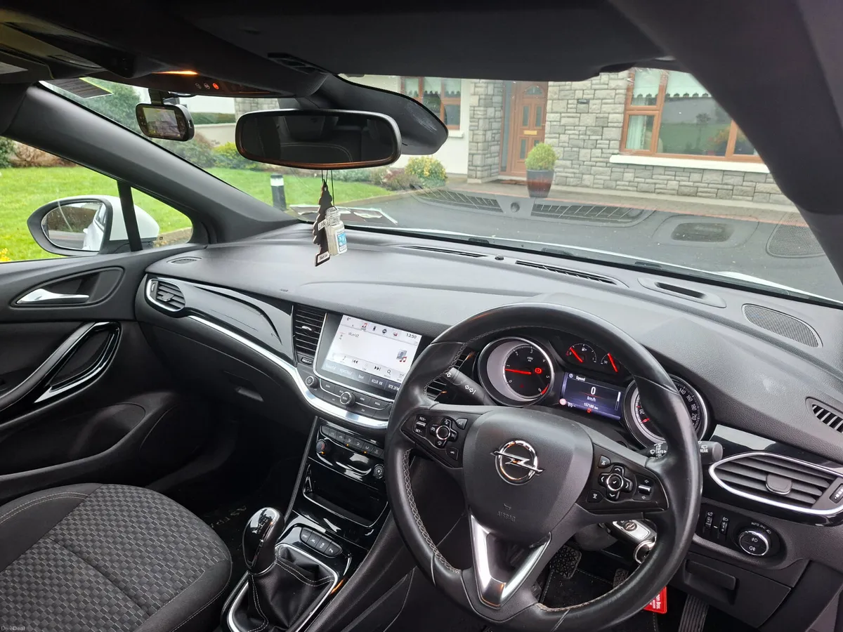 Opel Astra 2017 - Image 3