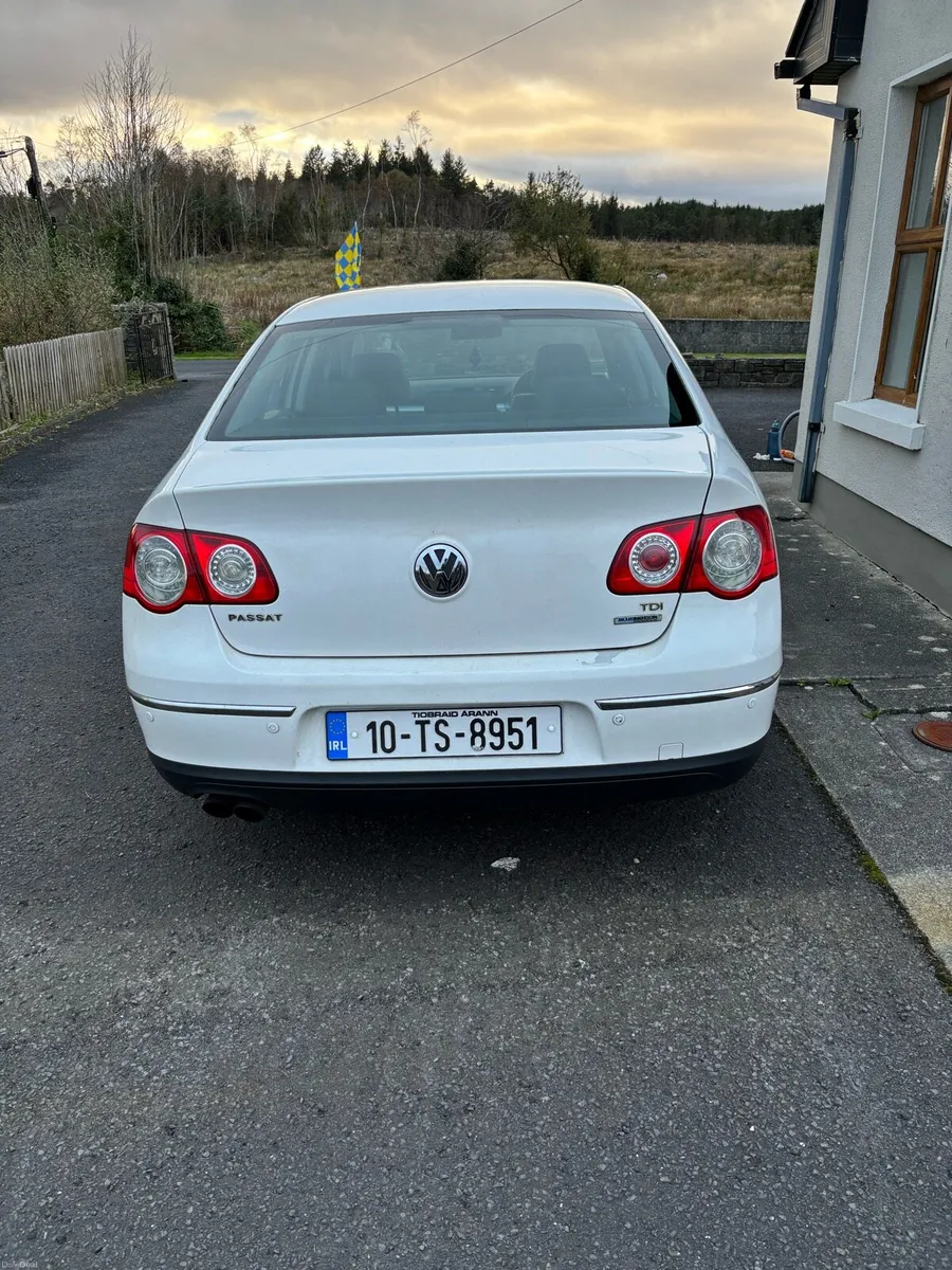 Volkswagen Passat high line blue motion Tv - Image 2