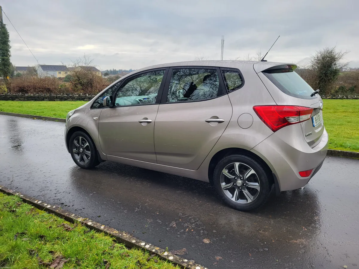 Hyundai ix20   LOW KMS . NEW NCT - Image 4