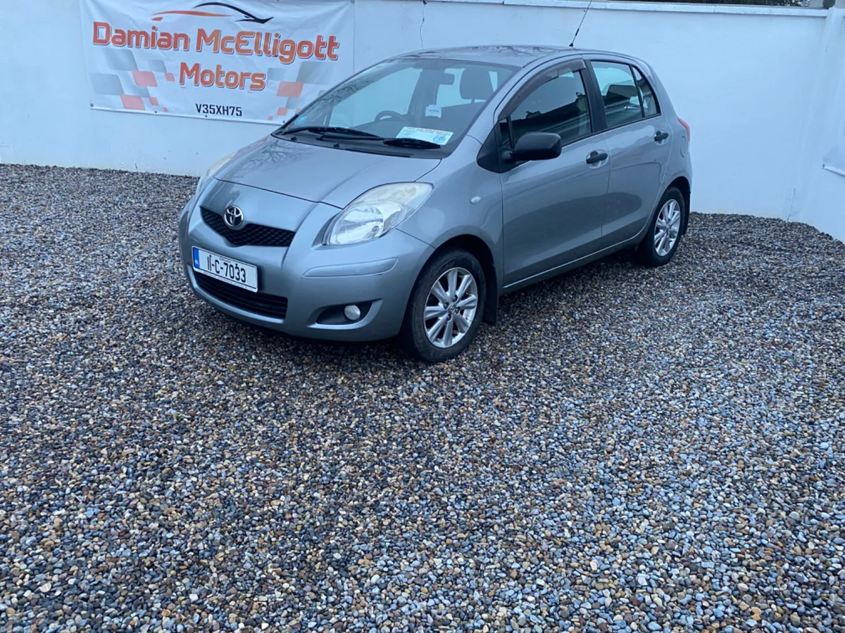 Toyota Yaris 2011 - Image 2