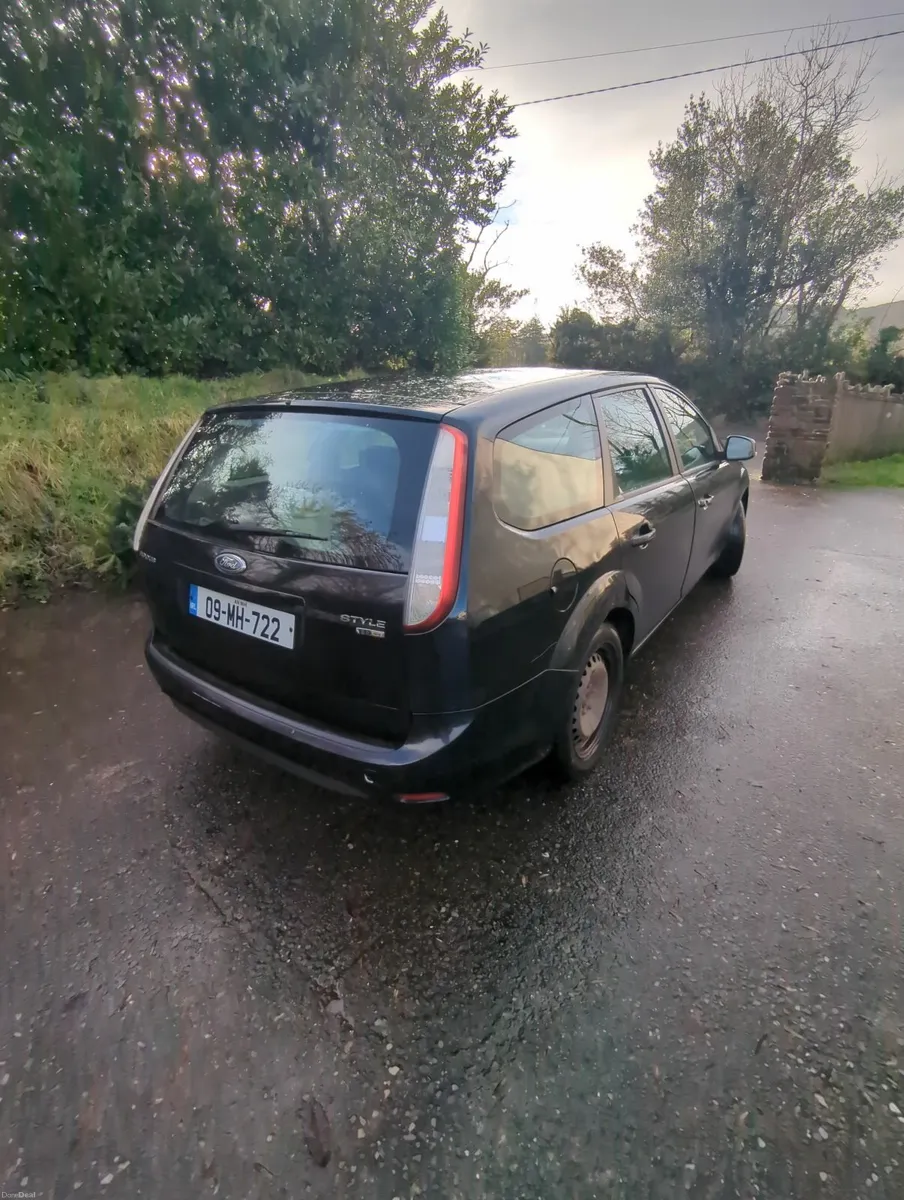 Ford Focus Estate 2009. Spares or repair. - Image 1