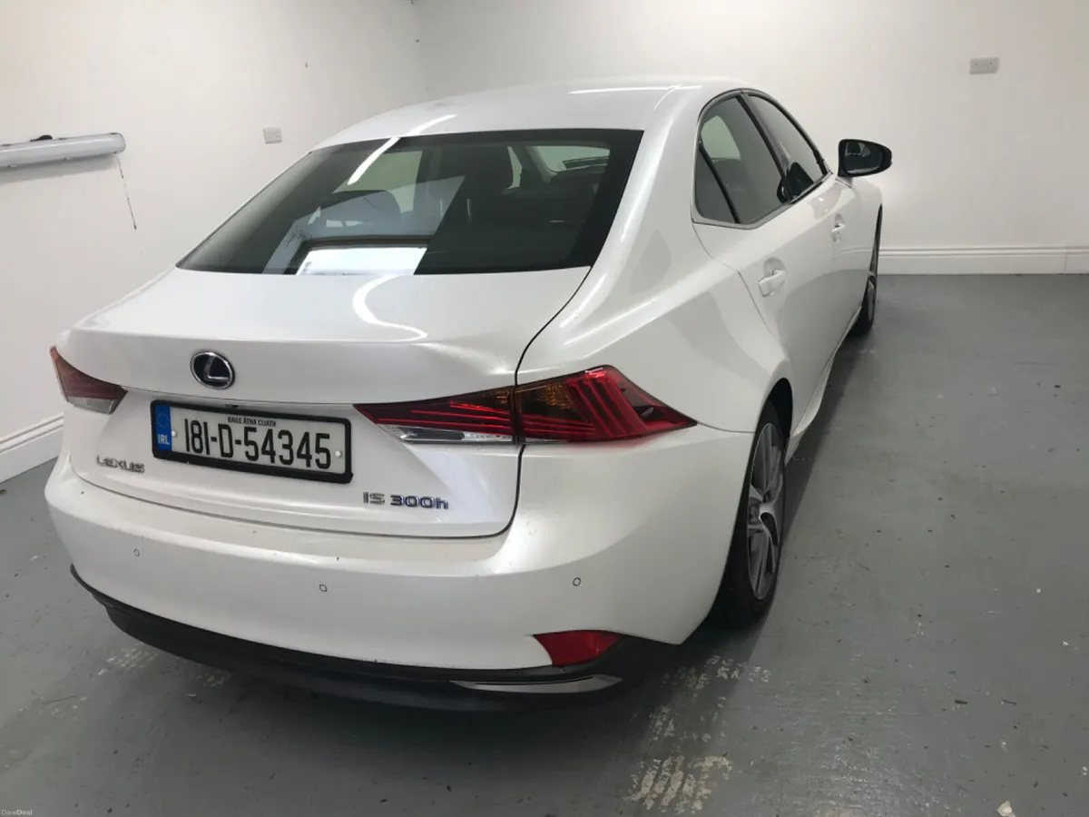 Lexus IS 2018 - Image 5