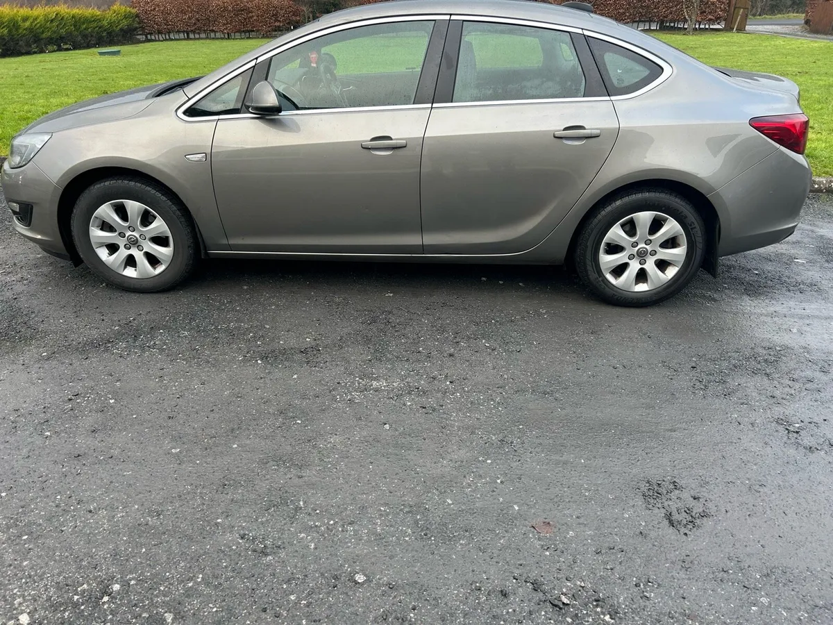 Opel Astra - Image 4