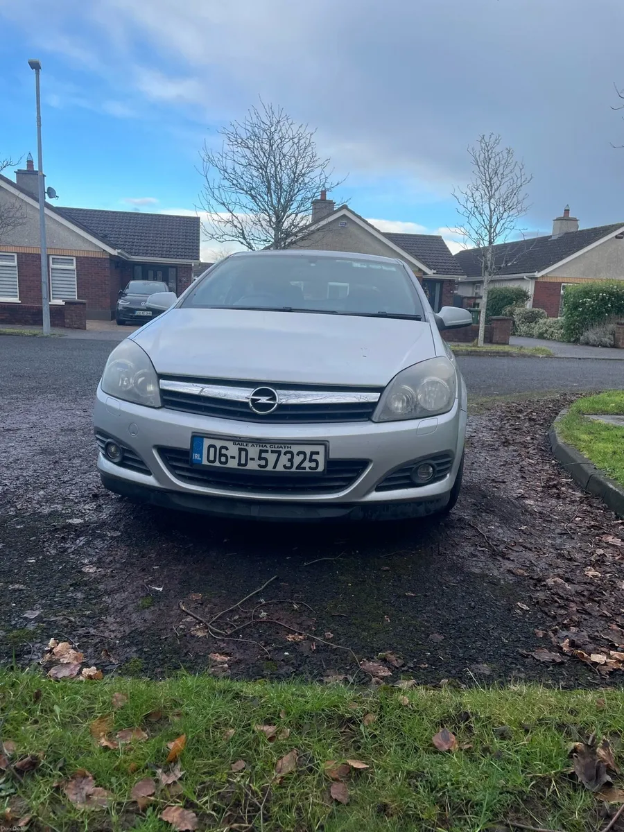 Opel Astra gtc 1.4 petrol low mileage fresh test - Image 3