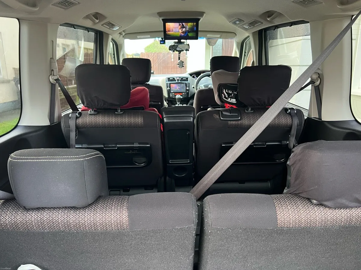 2014 Nissan Serena Highway Star HYBRID - Image 4