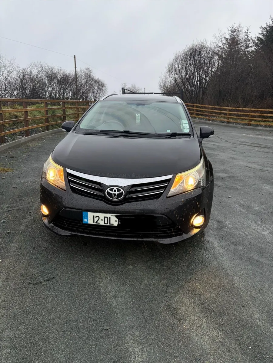 Toyota Avensis 2012 - Image 2