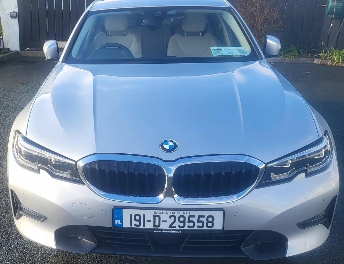 BMW 3-Series 2019 - Image 1