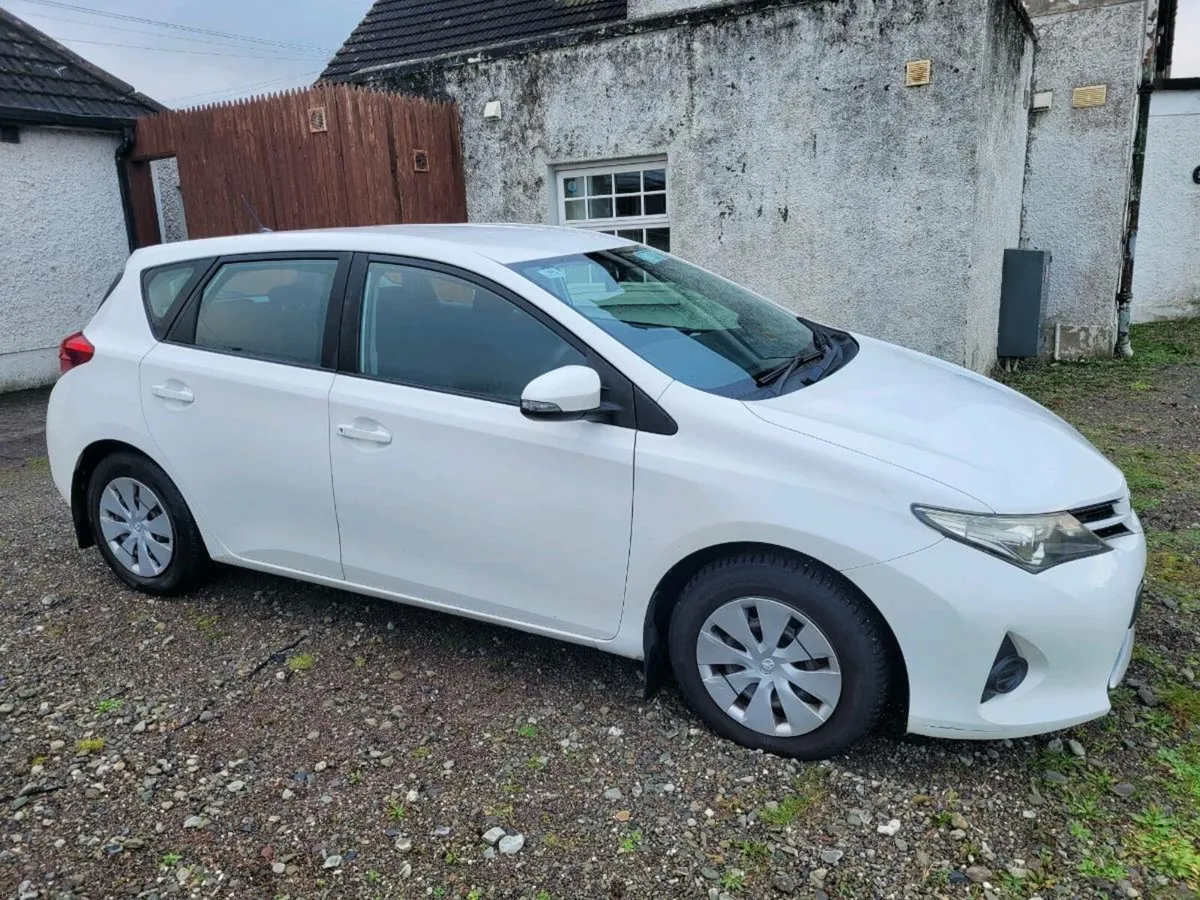 Toyota Auris 2014 1.4L Diesel D-4D - Image 2