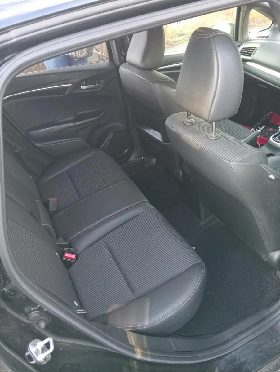 Car - Image 5