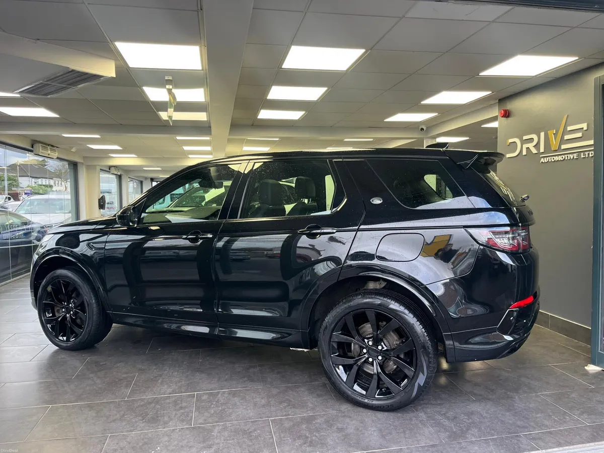Land Rover Discovery Sport 2023 1.5 P300 Edition - Image 2