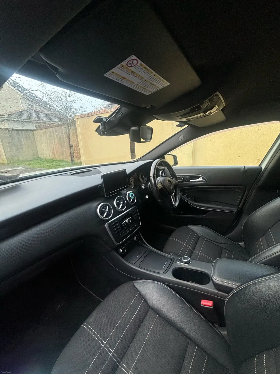 Mercedes-Benz A Class A180 Automatic White 2013 - Image 4