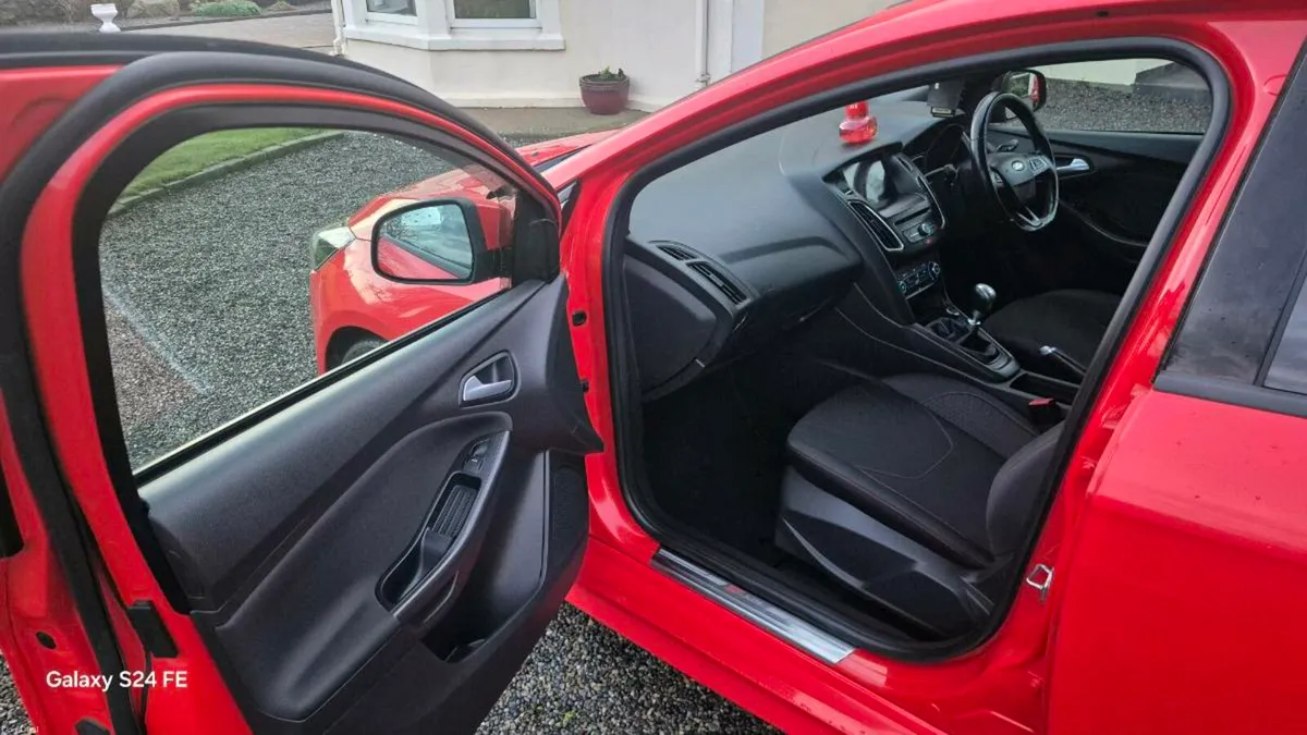 Ford focus - Image 2