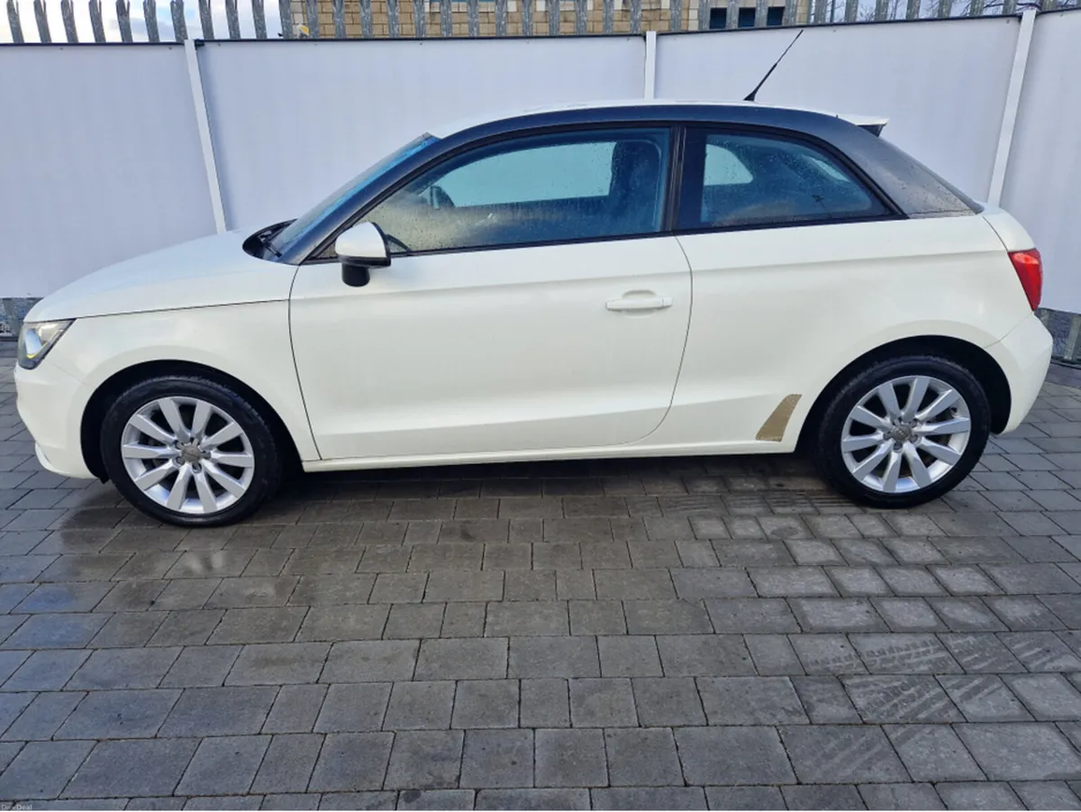 Audi A1 1.4 PETROL AUTO - Image 4