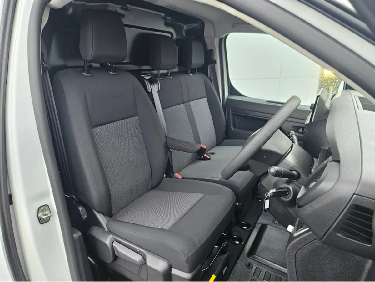 Fiat Scudo DEMO SALE! 1.5 L3 120HP TECNICO - Image 4