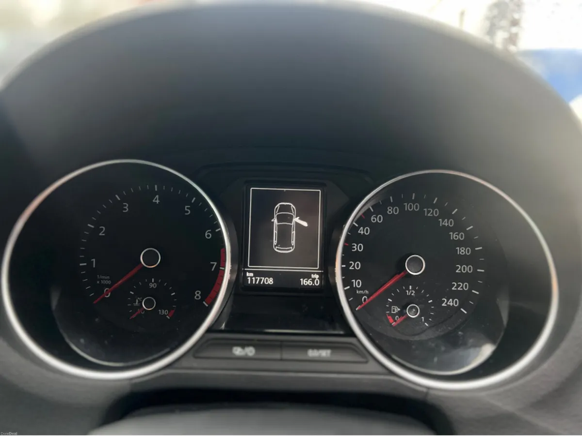 Volkswagen Polo CL 1.0 75HP MANUAL 5SPEED 5DR - Image 2