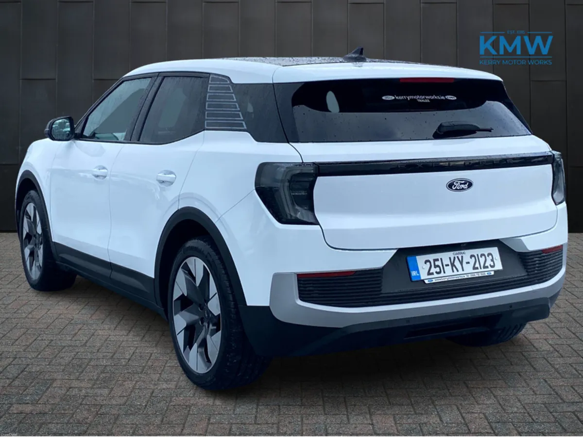 Ford Explorer Premium Extended Range 77KWH - Image 4