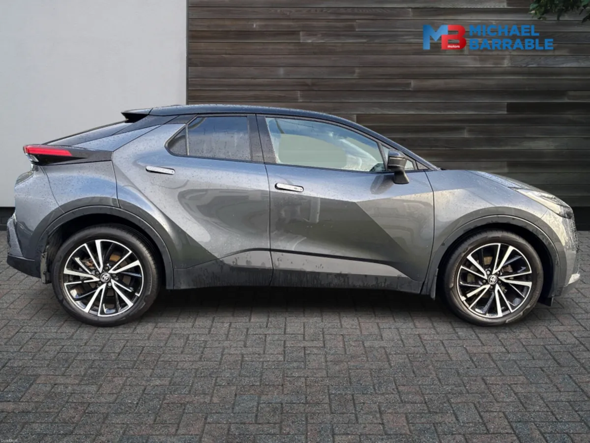 Toyota C-HR HYBRID SOL *Panoramic Roof* - Image 4
