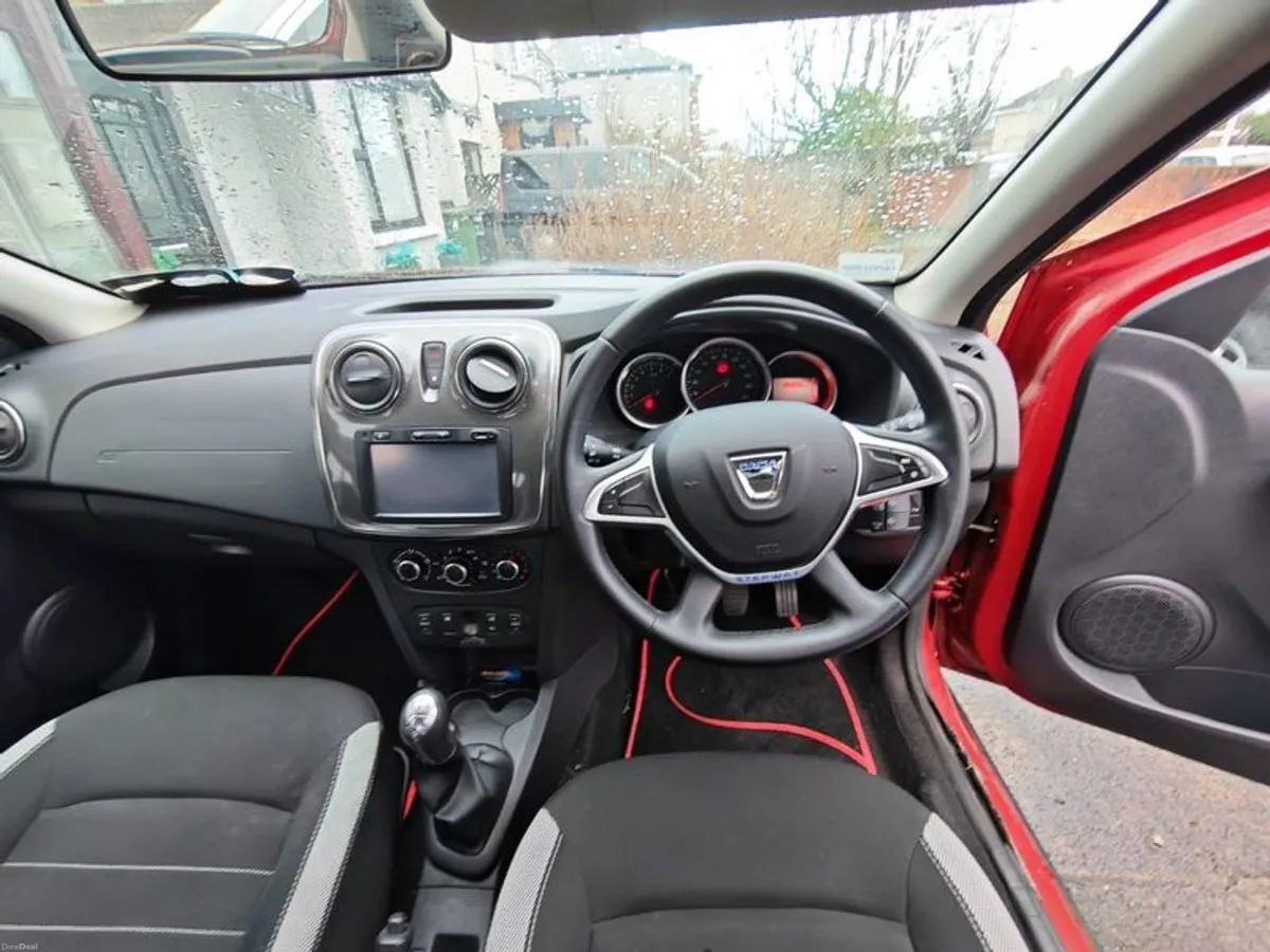 2017 Dacia Sandero Stepway - Image 4