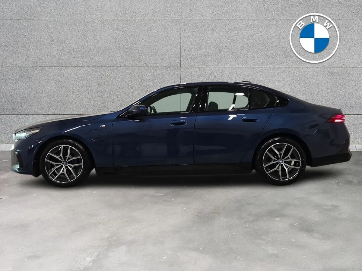 BMW 5-Series 530e M Sport Saloon - Image 4