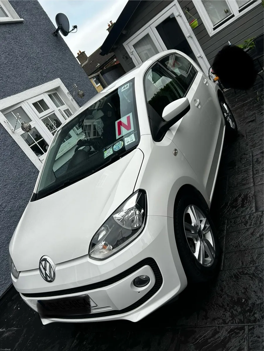 Volkswagen Up Automatic 2015 - Image 3
