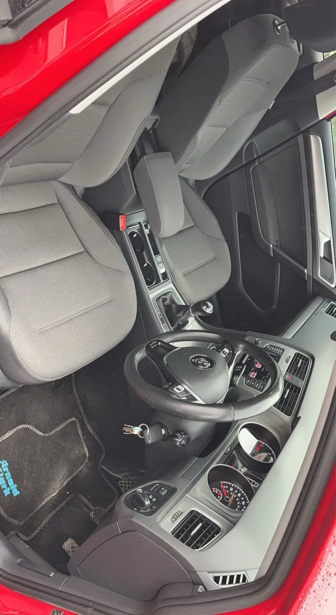 Volkswagen Golf - Image 4