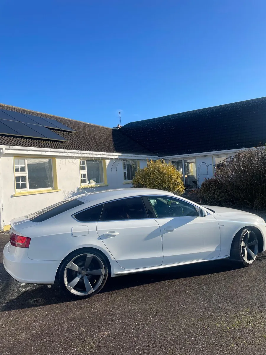 Audi A5 2011 - Image 1