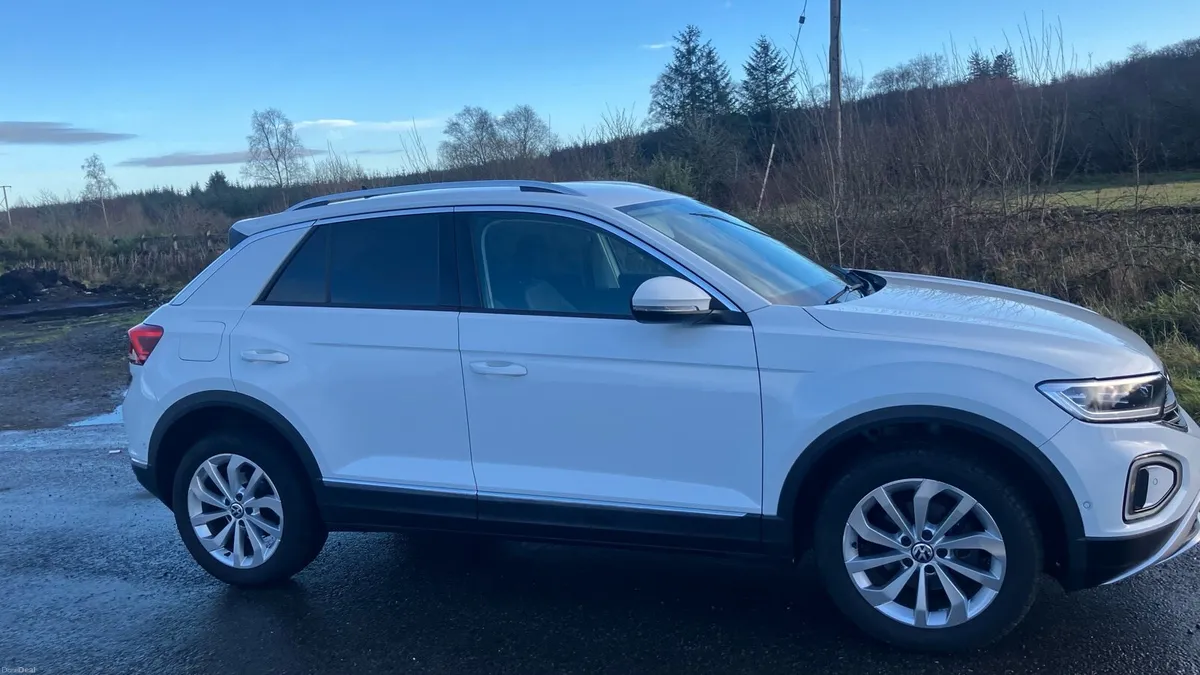 2022 VW T-Rock 1.5 Petrol  6Speed Manual - Image 3