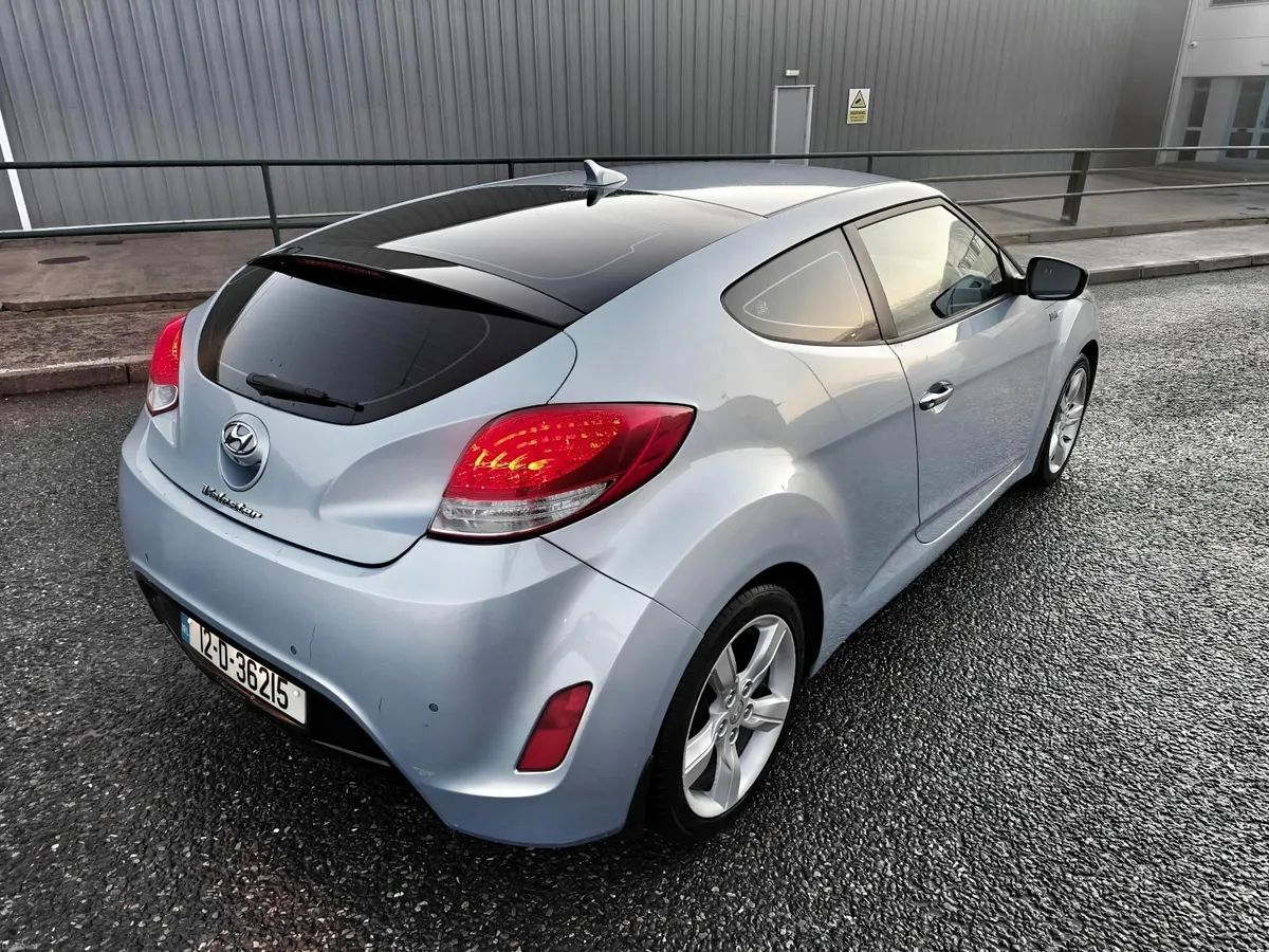 2012 Hyundai Veloster New NCT TAX Low mil ECO - Image 2