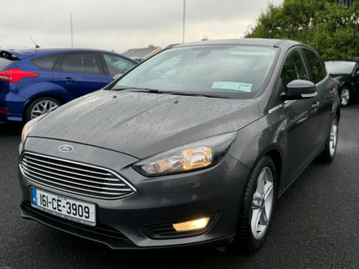 Ford Focus 1.0 Zetec Ecoboost 125PS 5DR - Image 3