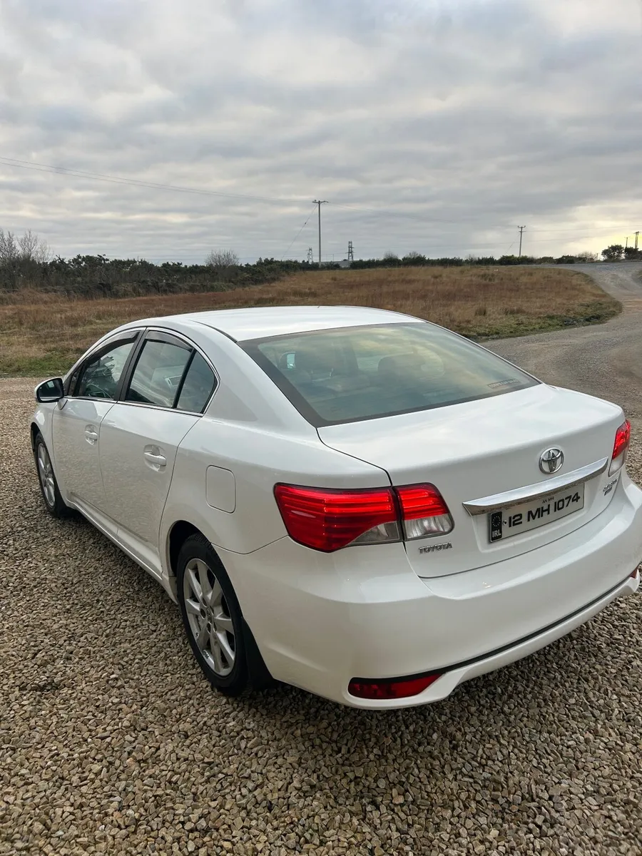 Toyota Avensis 2012 - Image 4