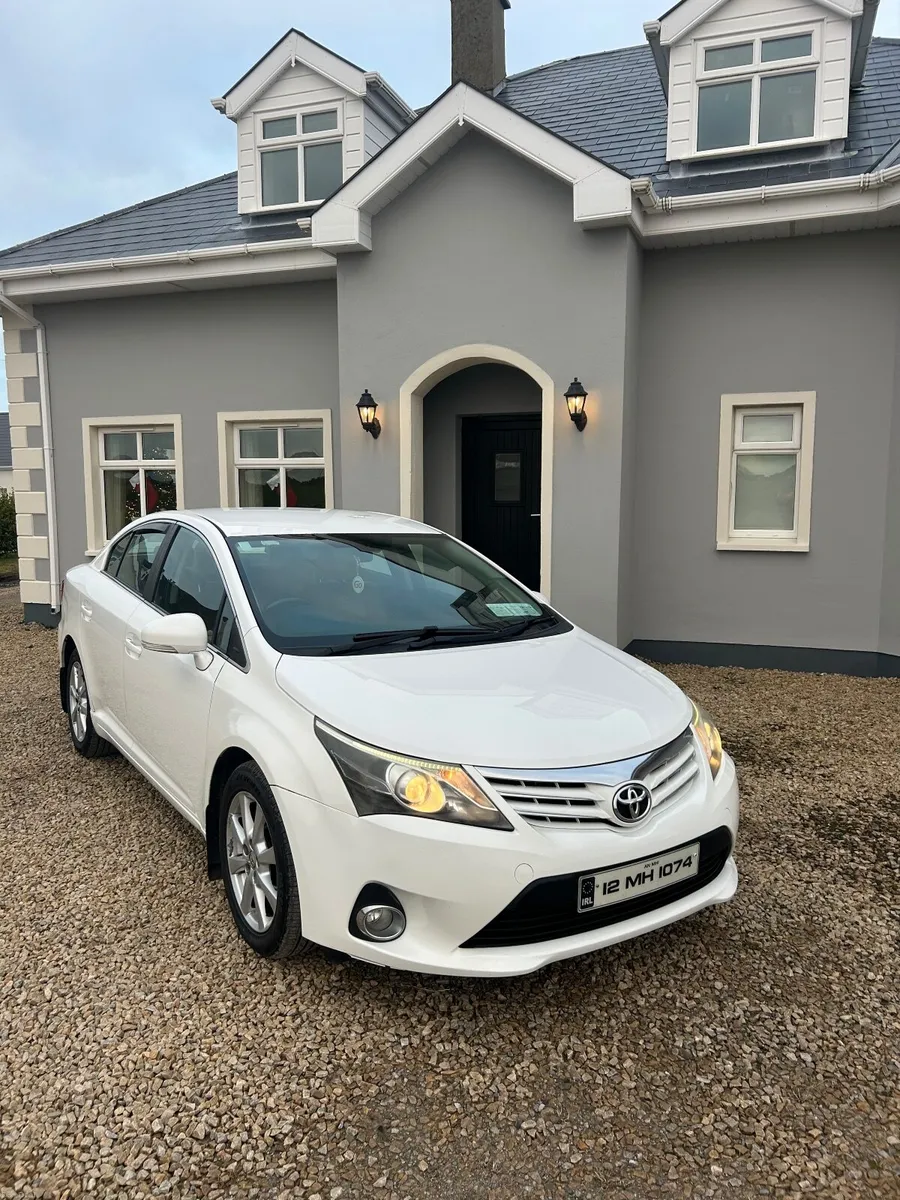 Toyota Avensis 2012 - Image 1