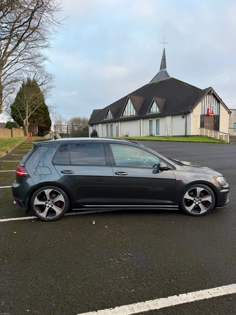 2015 Volkswagen Golf GTI - Image 2