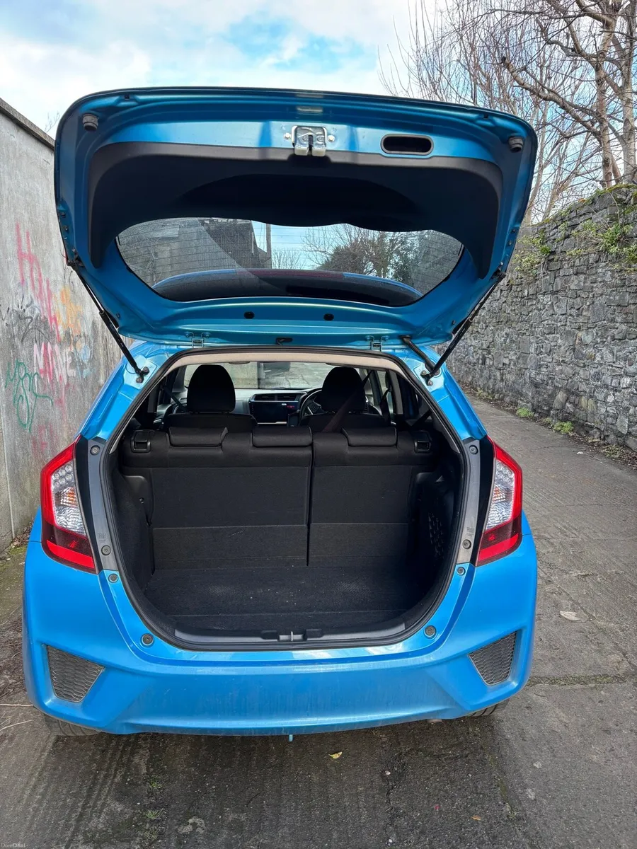 Honda Fit Hybrid - Image 3