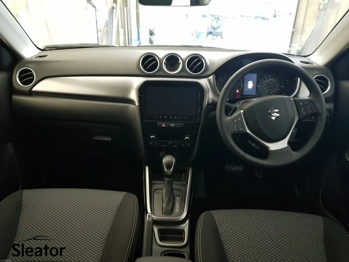 Suzuki Vitara Motion AGS - Image 4