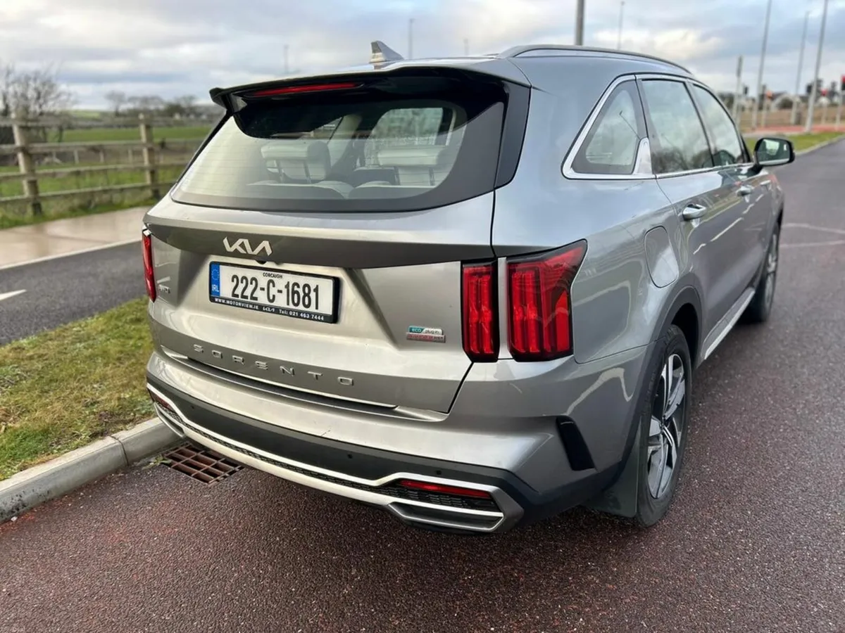 Kia Sorento Phev K3 5DR Auto - Image 3