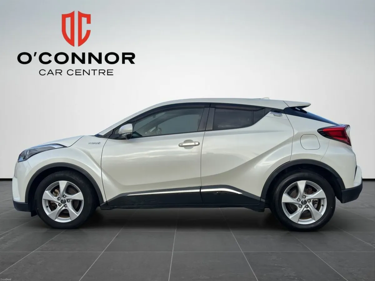 Toyota C-HR “Stylish. Hybrid. Automatic.” - Image 3